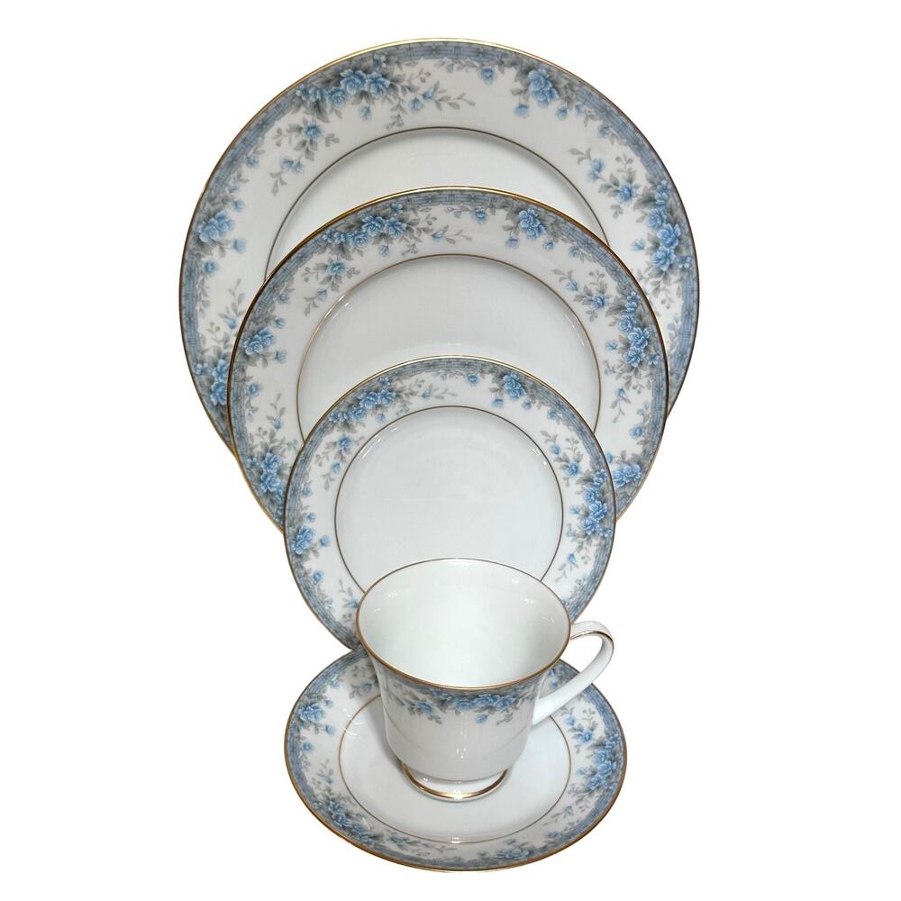 Noritake Contemporary "Avalon" 3390 Five-Piece Place Setting-Excellent Condition